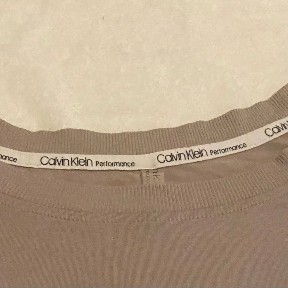 Calvin Klein Cropped Shirt Size Large EUC - Picture 5 of 6